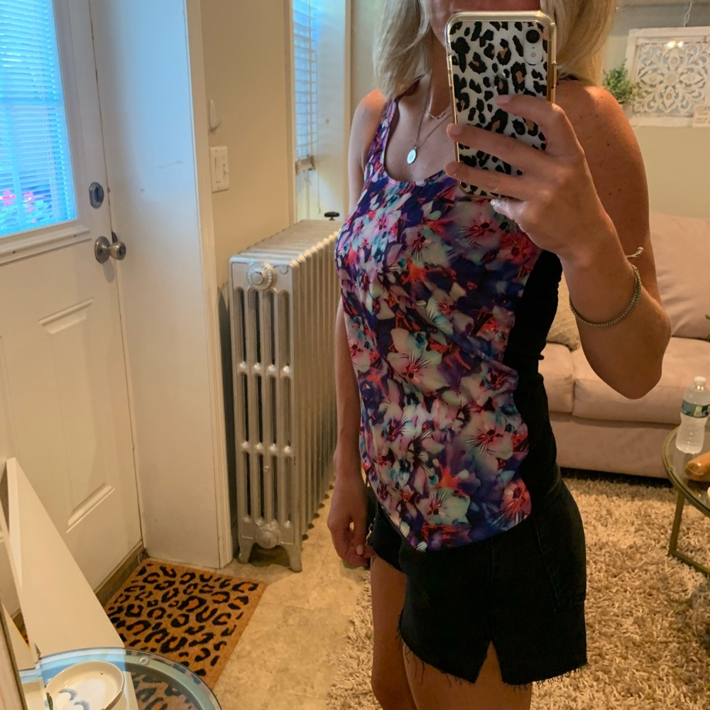 SALE❗️ Like New! EXPRESS Bright Floral Tank Top - Picture 6 of 10